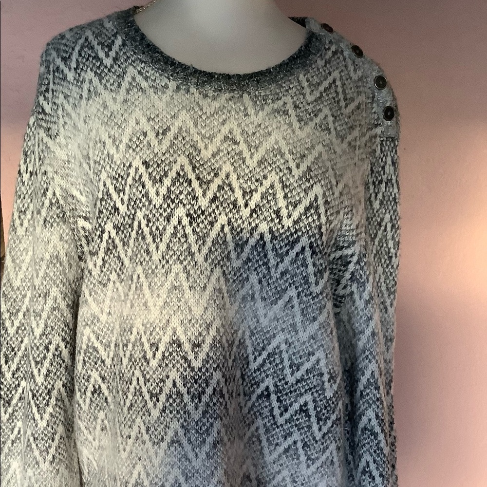 BarIII Sweater cozy & so pretty